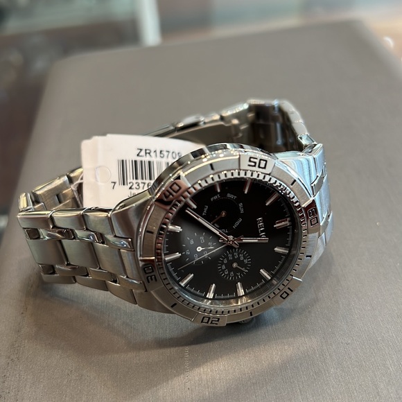 Men’s Relic Watch by Fossil - Picture 5 of 8